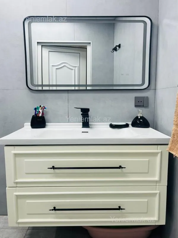 Satılır 3 otaqlı köhnə tikili 90 m²