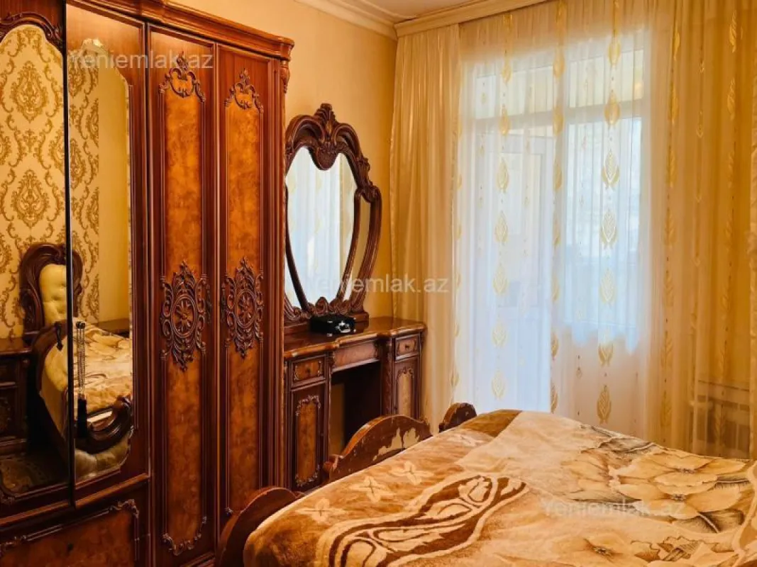 Satılır 3 otaqlı köhnə tikili 90 m²