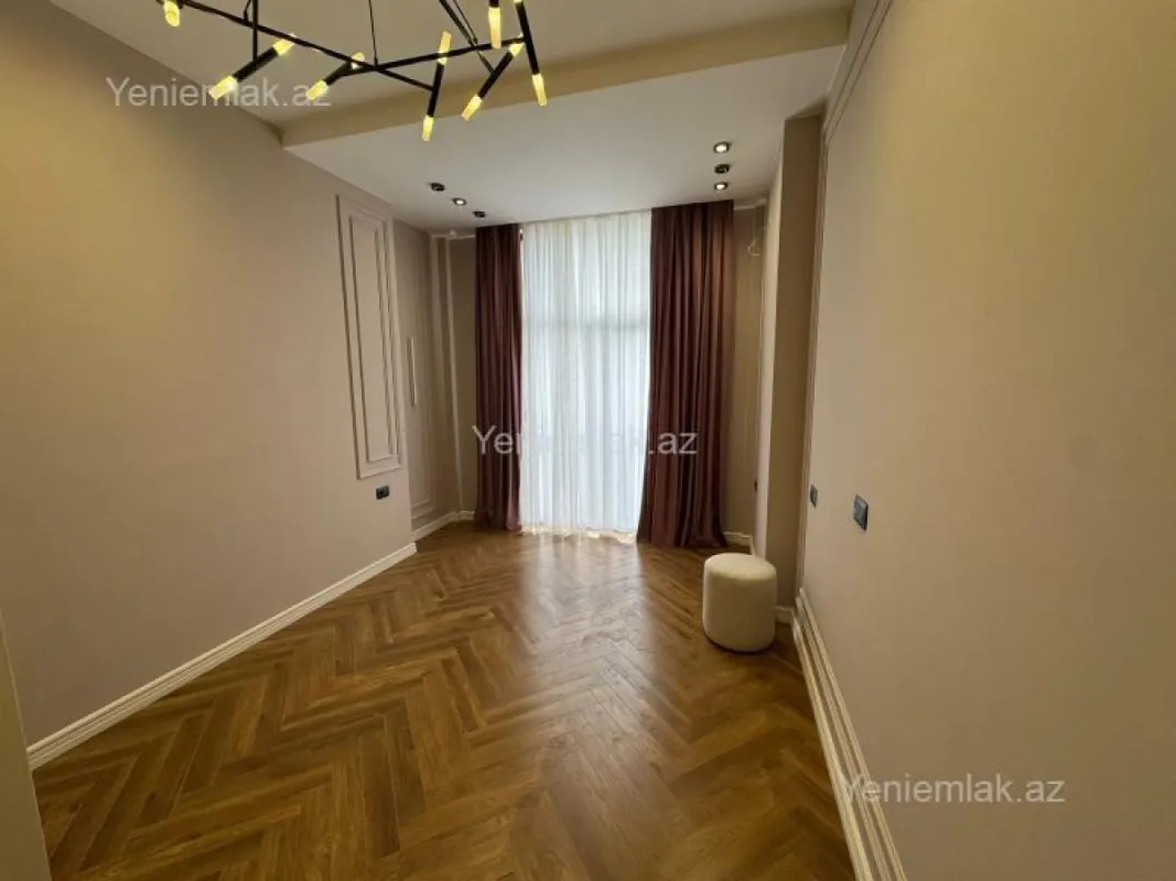 Satılır 3 otaqlı yeni tikili 132 m²