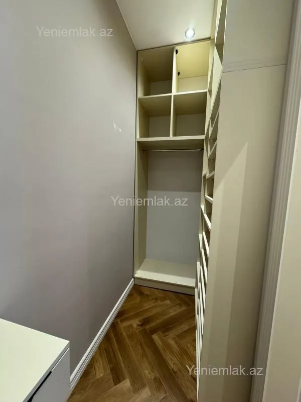 Satılır 3 otaqlı yeni tikili 132 m²
