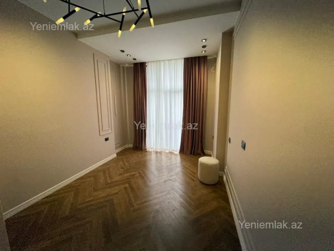 Satılır 3 otaqlı yeni tikili 132 m²