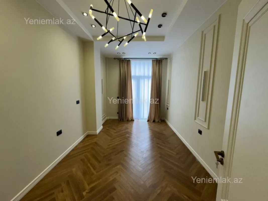 Satılır 3 otaqlı yeni tikili 132 m²
