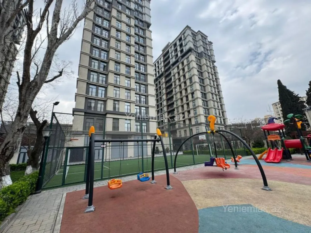 Satılır 3 otaqlı yeni tikili 132 m²