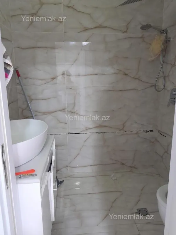 Satılır 3 otaqlı yeni tikili 75 m²