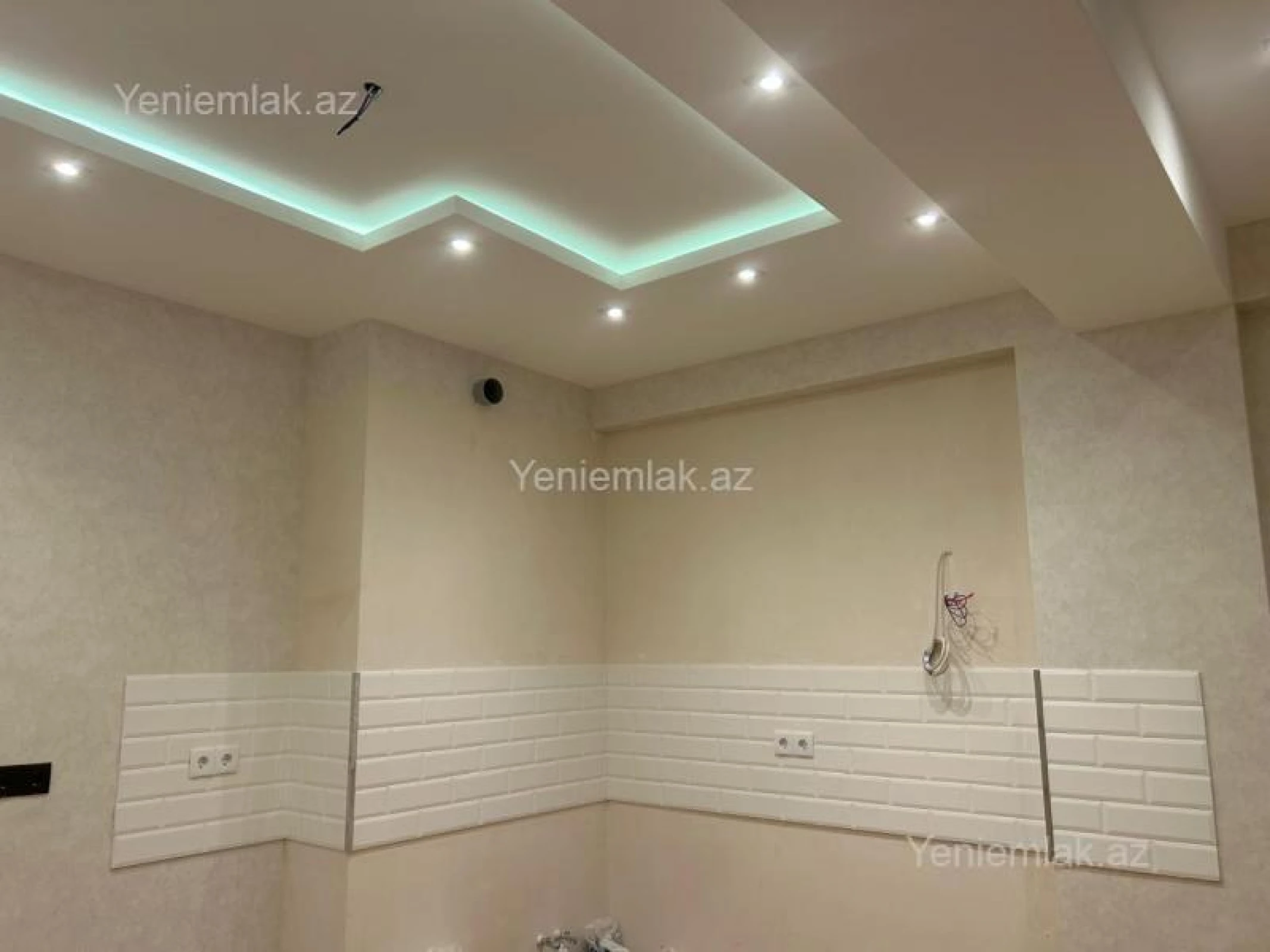 Satılır 3 otaqlı yeni tikili 110 m²