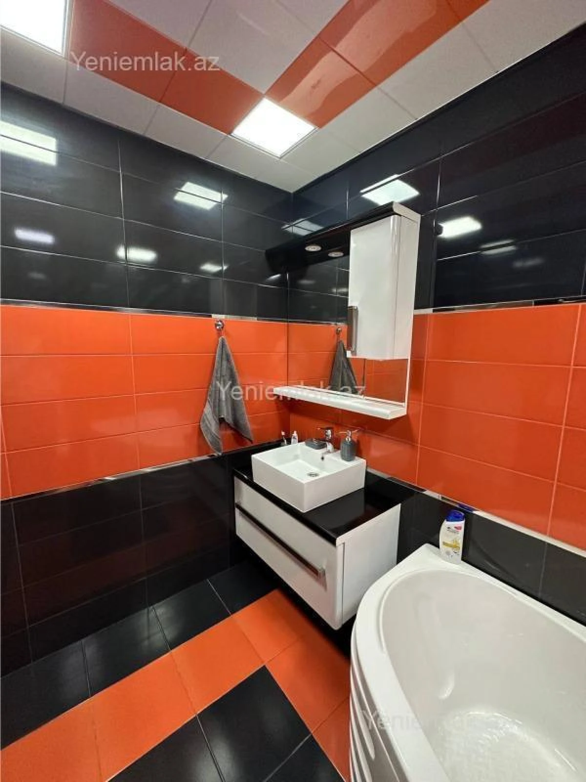 Satılır 2 otaqlı yeni tikili 100 m²