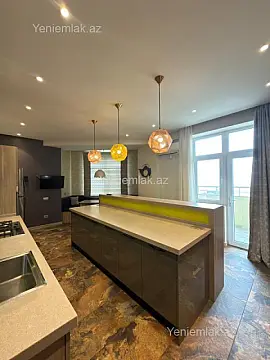 Satılır 3 otaqlı yeni tikili 140 m²