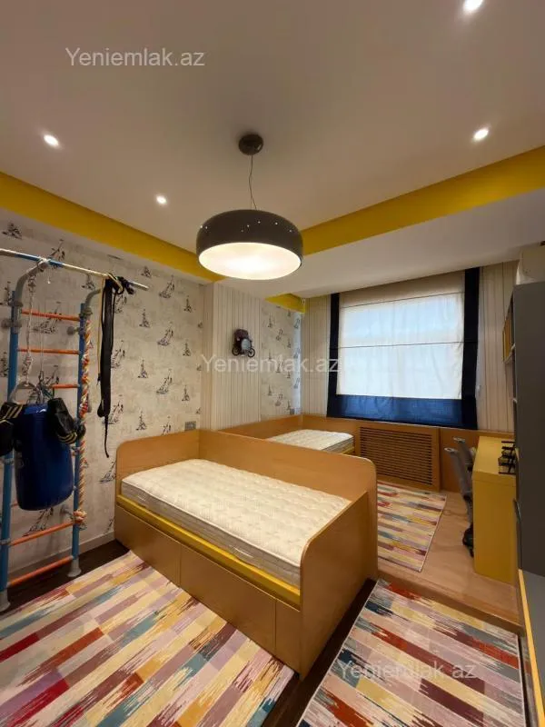 Satılır 3 otaqlı yeni tikili 140 m²