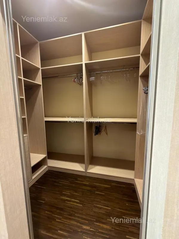 Satılır 3 otaqlı yeni tikili 140 m²