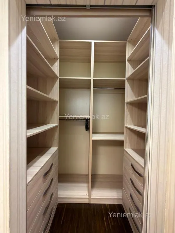 Satılır 3 otaqlı yeni tikili 140 m²