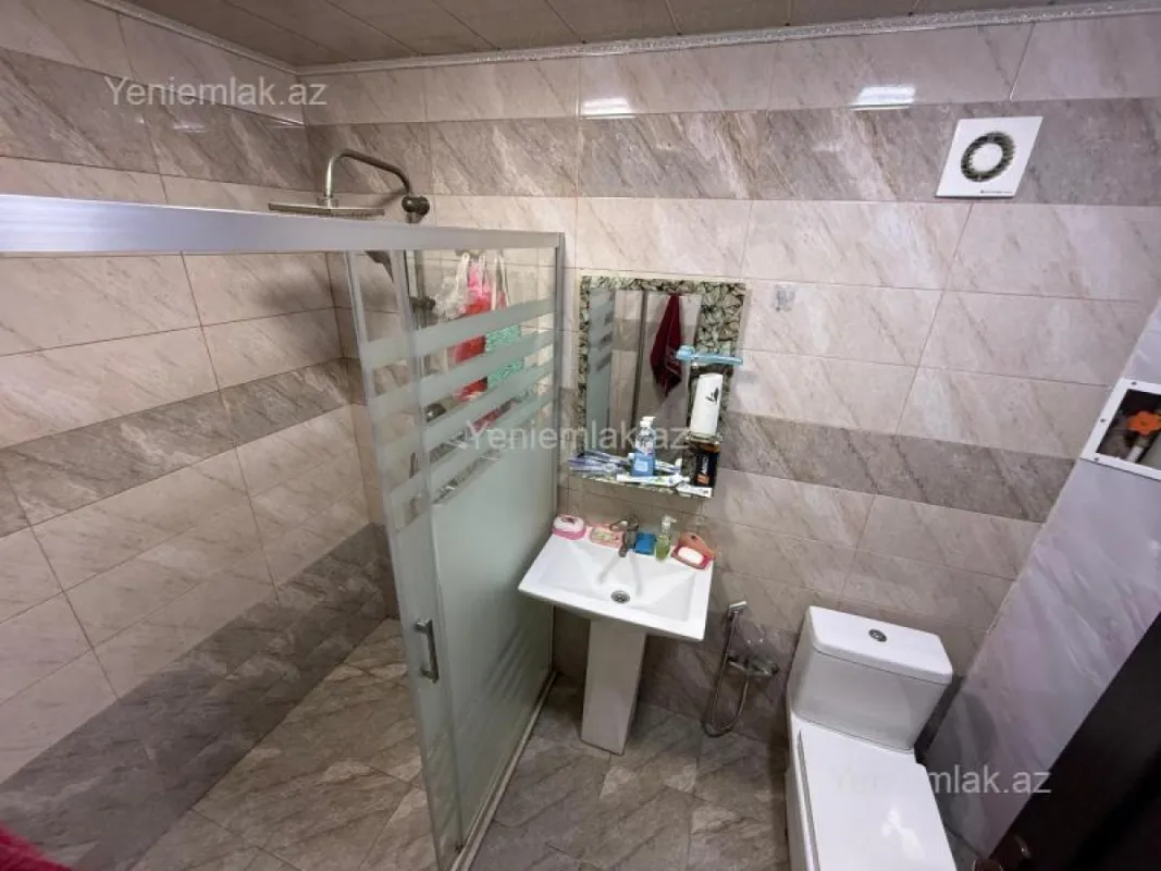 Satılır 3 otaqlı köhnə tikili 95 m²