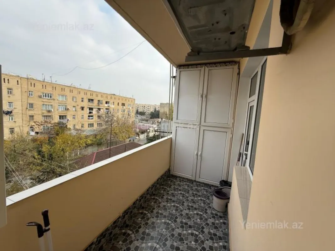 Satılır 3 otaqlı köhnə tikili 95 m²