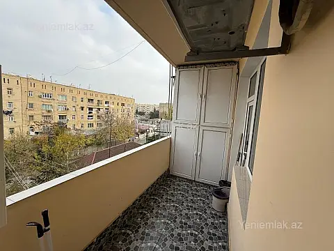 Satılır 3 otaqlı köhnə tikili 95 m²