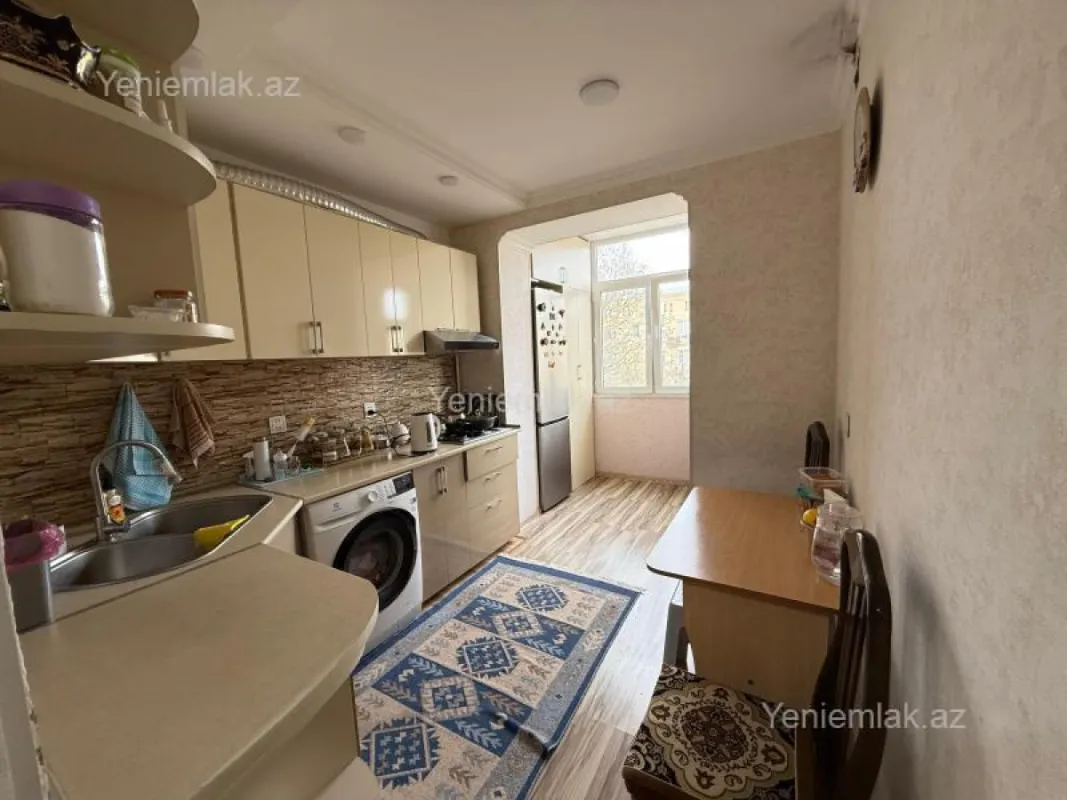 Satılır 3 otaqlı köhnə tikili 95 m²