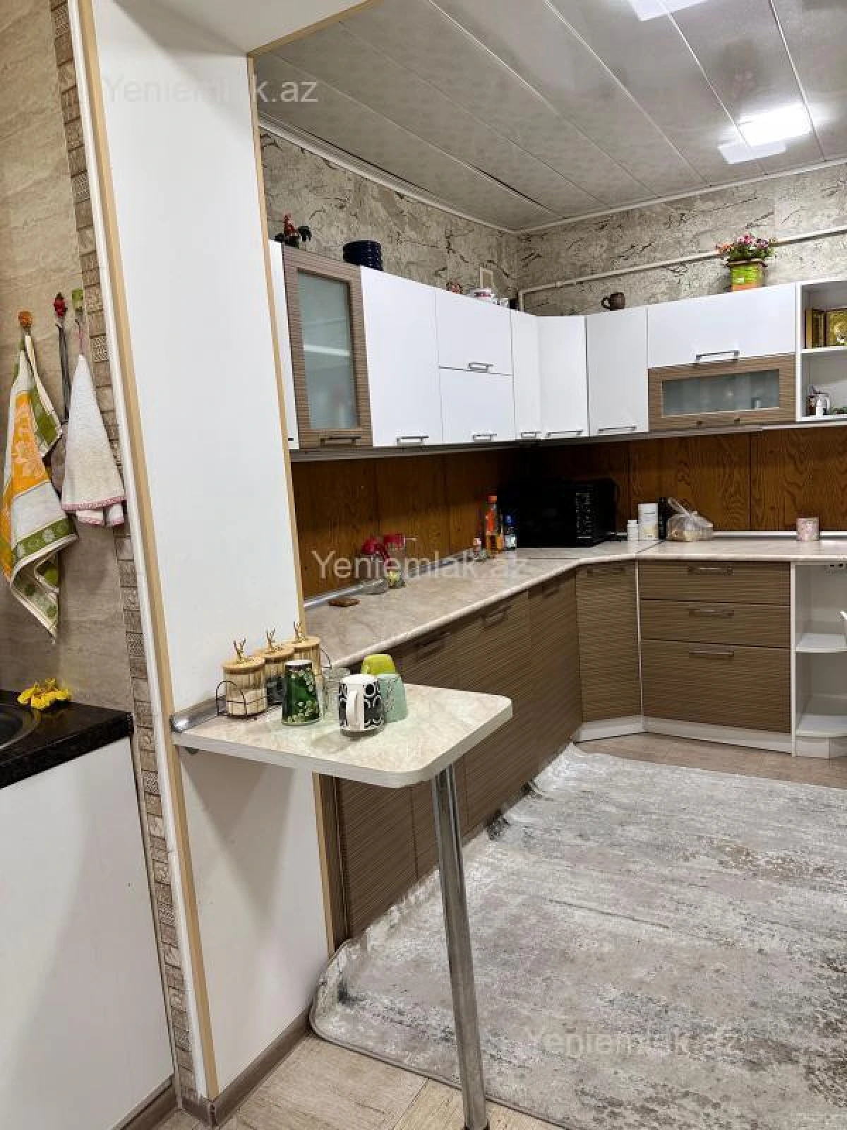 Satılır 4 otaqlı köhnə tikili 100 m²