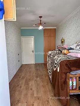 Satılır 4 otaqlı köhnə tikili 100 m²