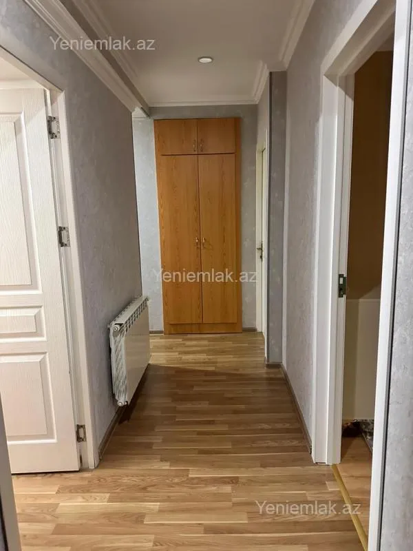 Satılır 4 otaqlı köhnə tikili 100 m²