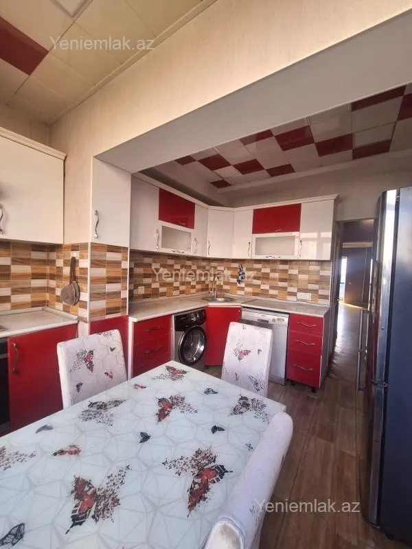 Satılır 4 otaqlı köhnə tikili 120 m²