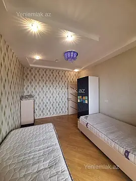 Satılır 4 otaqlı köhnə tikili 120 m²