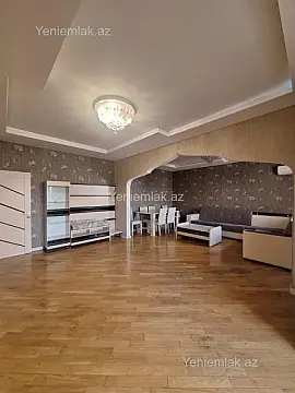 Satılır 4 otaqlı köhnə tikili 120 m²