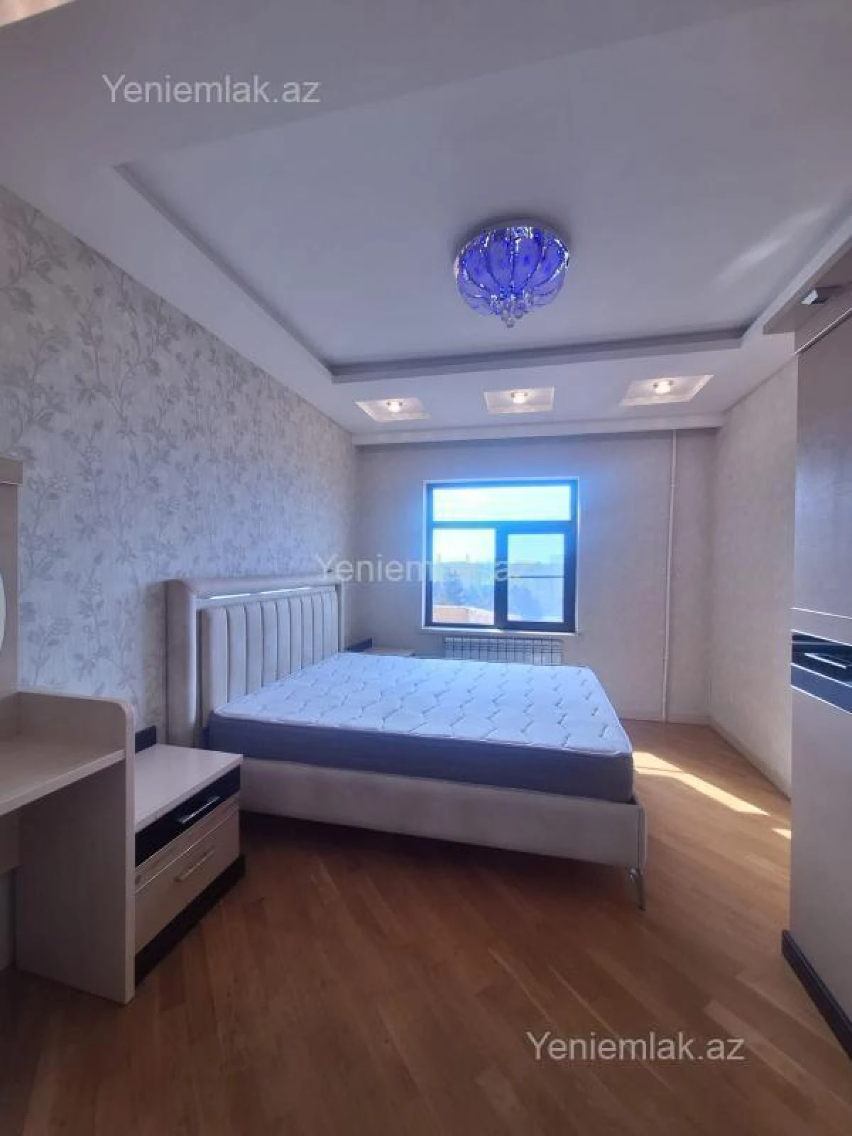 Satılır 4 otaqlı köhnə tikili 120 m²
