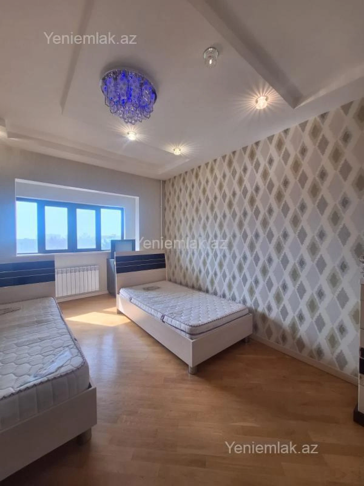 Satılır 4 otaqlı köhnə tikili 120 m²