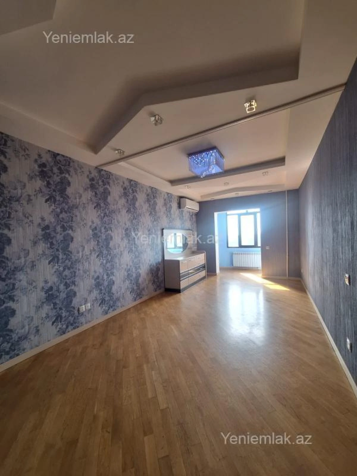 Satılır 4 otaqlı köhnə tikili 120 m²