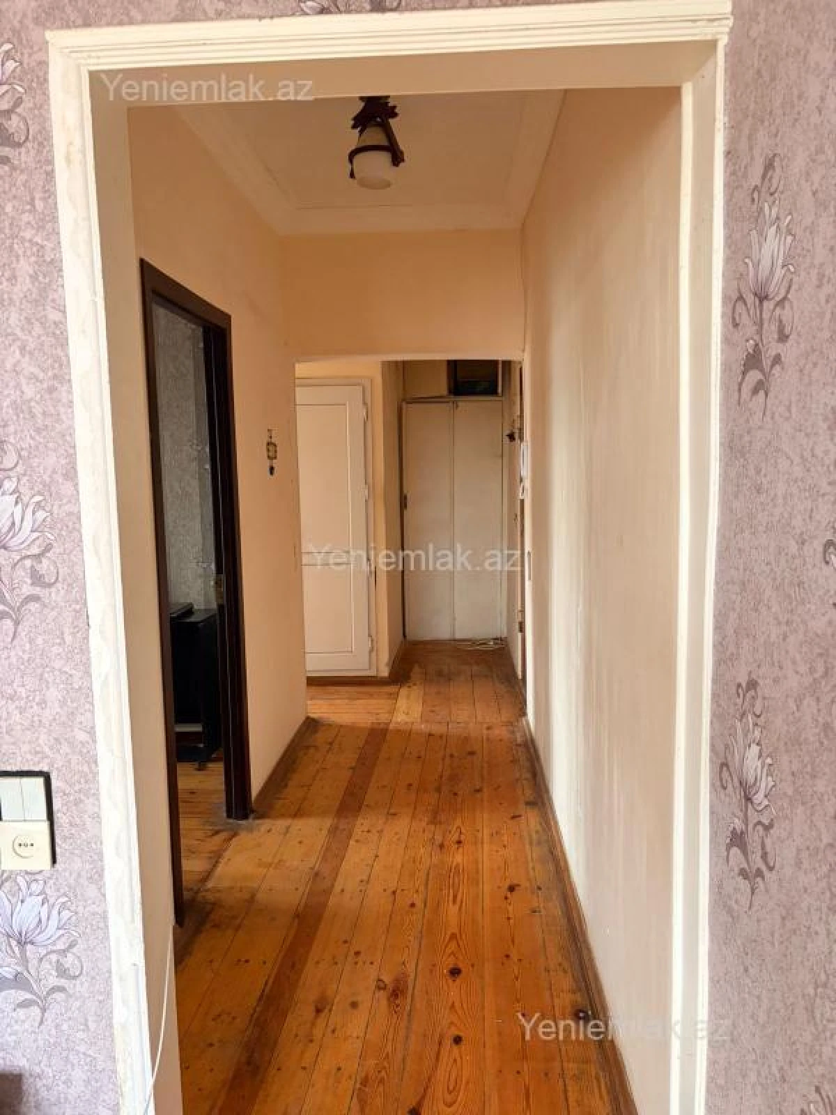 Satılır 2 otaqlı köhnə tikili 70 m²