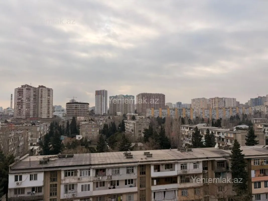 Satılır 2 otaqlı köhnə tikili 70 m²