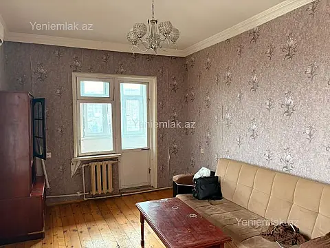 Satılır 2 otaqlı köhnə tikili 70 m²