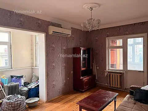 Satılır 2 otaqlı köhnə tikili 70 m²