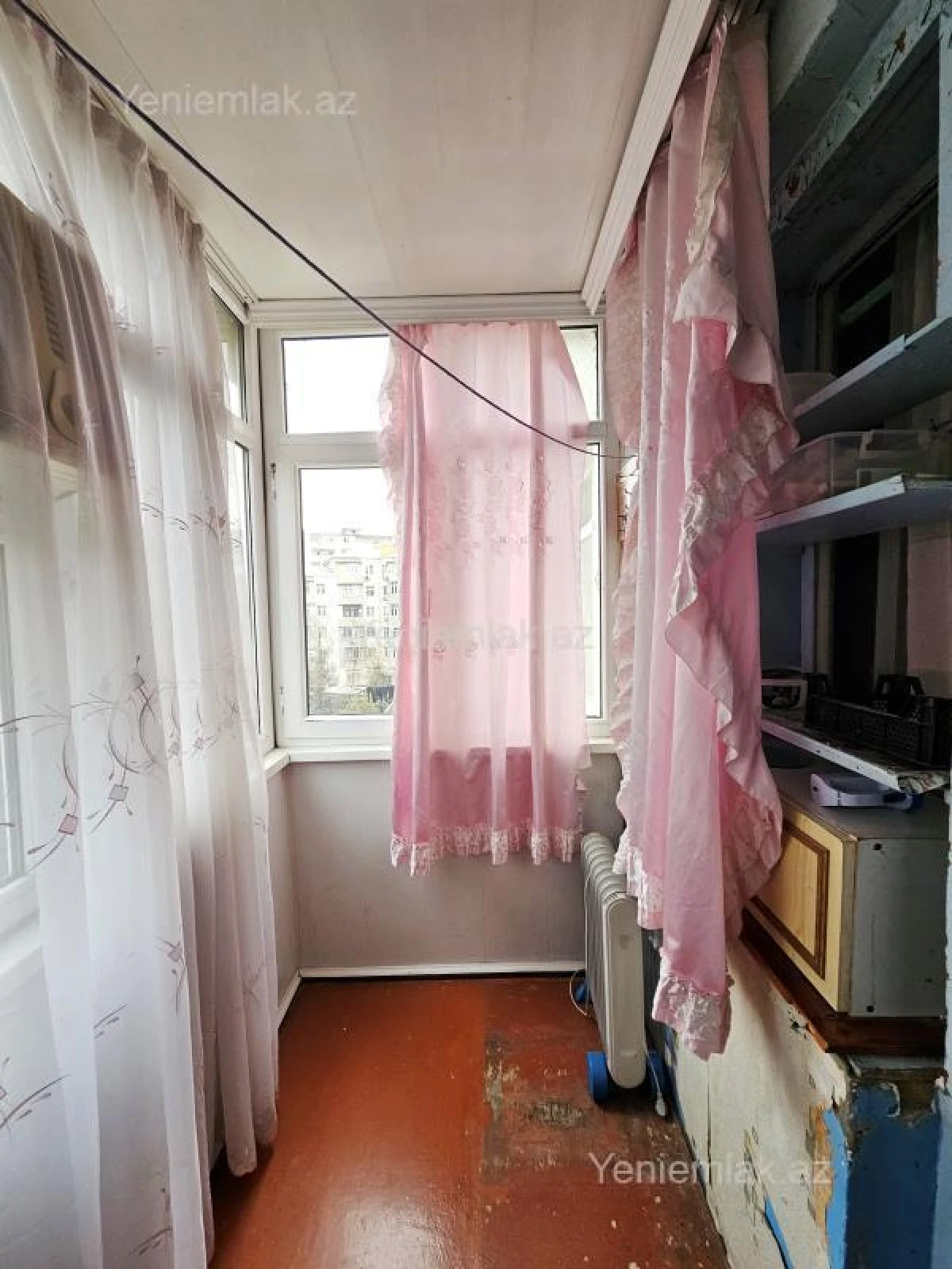 Satılır 1 otaqlı köhnə tikili 32 m²