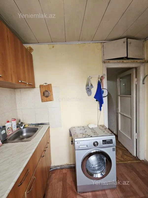 Satılır 1 otaqlı köhnə tikili 32 m²