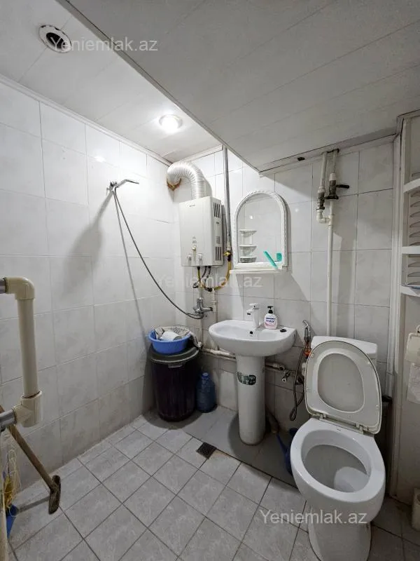 Satılır 1 otaqlı köhnə tikili 32 m²