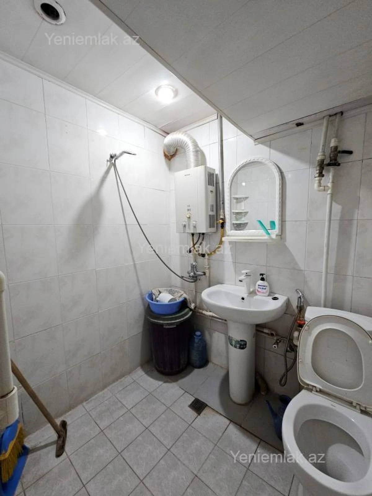 Satılır 1 otaqlı köhnə tikili 32 m²