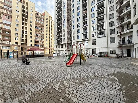 Satılır 4 otaqlı yeni tikili 196 m²
