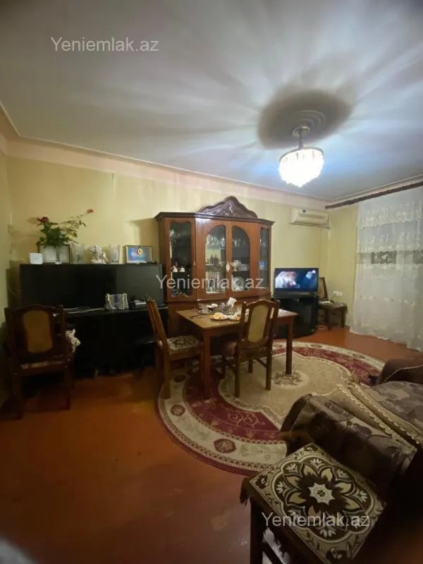 Satılır 3 otaqlı köhnə tikili 70 m²