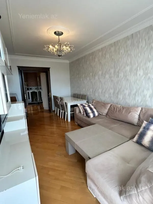 Satılır 2 otaqlı köhnə tikili 60 m²