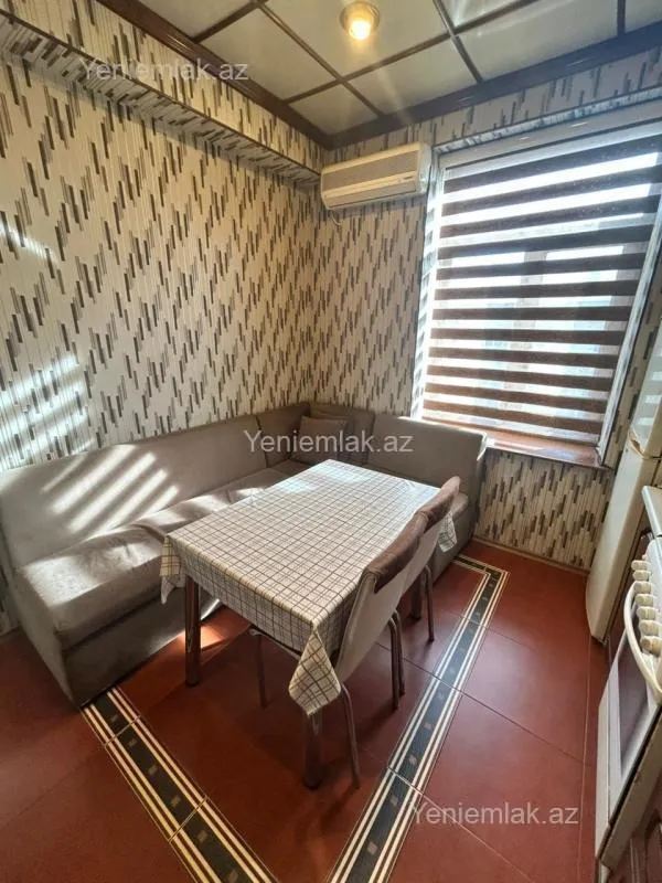 Satılır 2 otaqlı köhnə tikili 60 m²