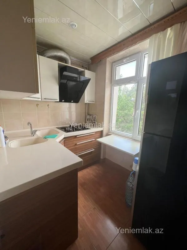 Satılır 3 otaqlı köhnə tikili 60.5 m²