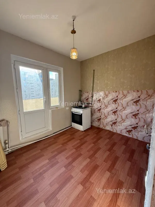 Satılır 3 otaqlı köhnə tikili 76 m²