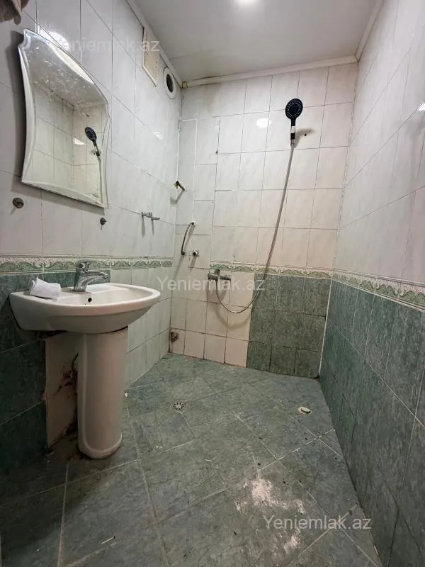 Satılır 3 otaqlı köhnə tikili 76 m²