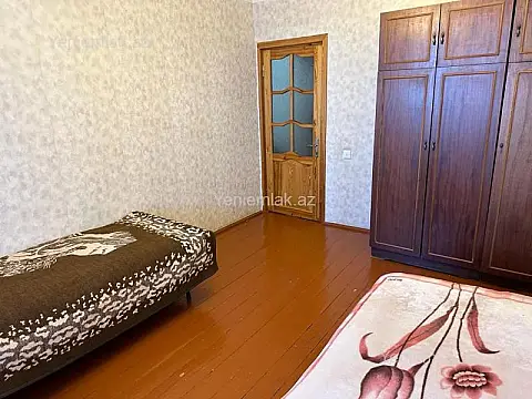 Satılır 4 otaqlı köhnə tikili 110 m²