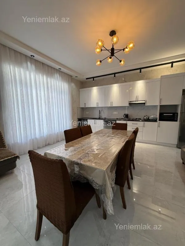 Satılır 5 otaqlı həyət evi 140 m²