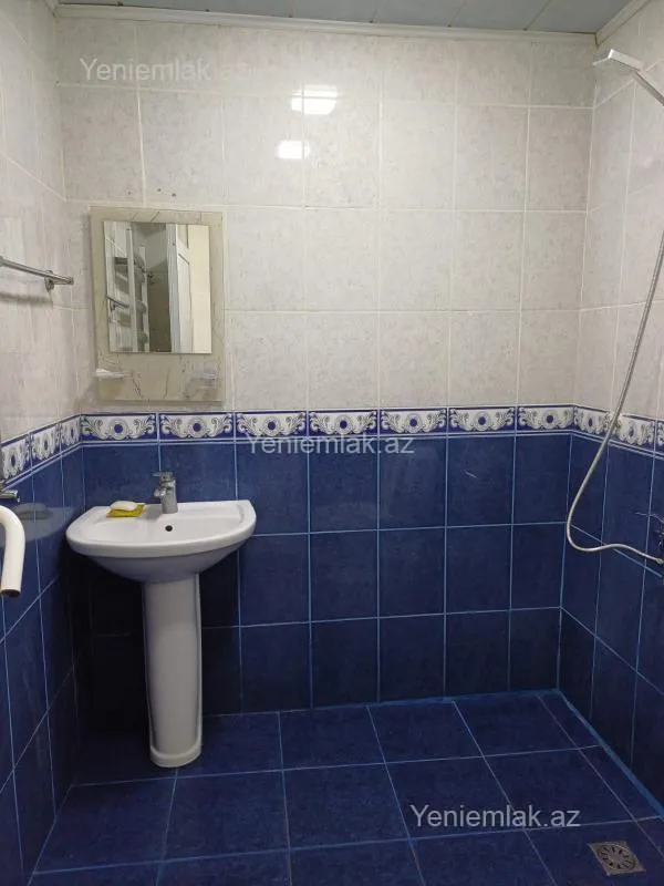 Satılır 2 otaqlı köhnə tikili 65 m²