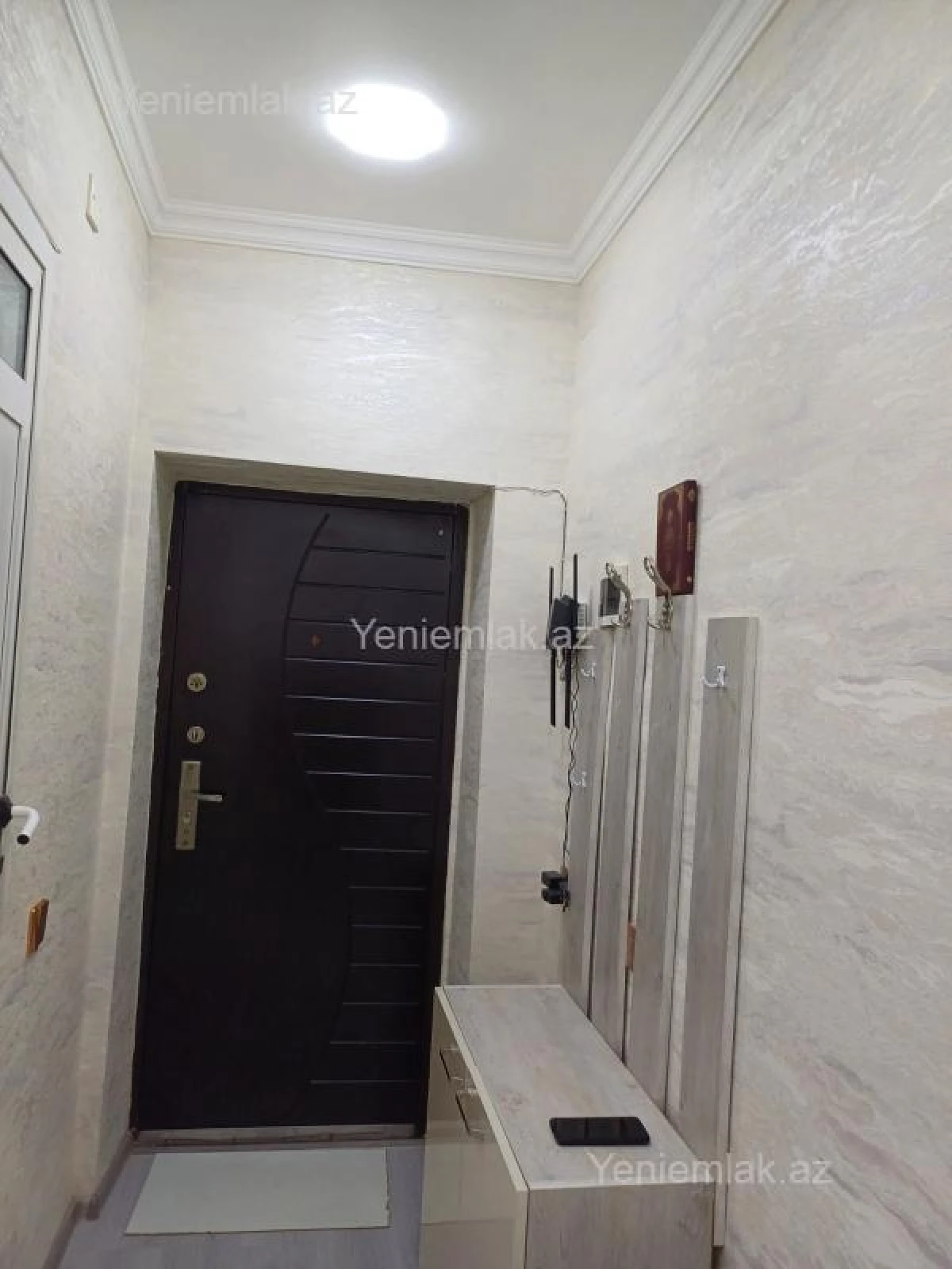 Satılır 2 otaqlı köhnə tikili 65 m²