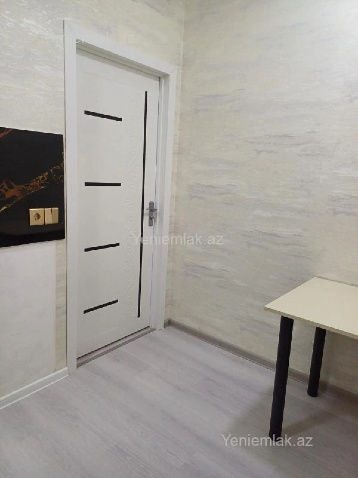 Satılır 2 otaqlı köhnə tikili 65 m²