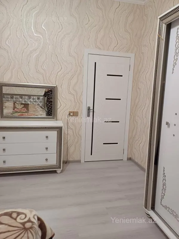 Satılır 2 otaqlı köhnə tikili 65 m²