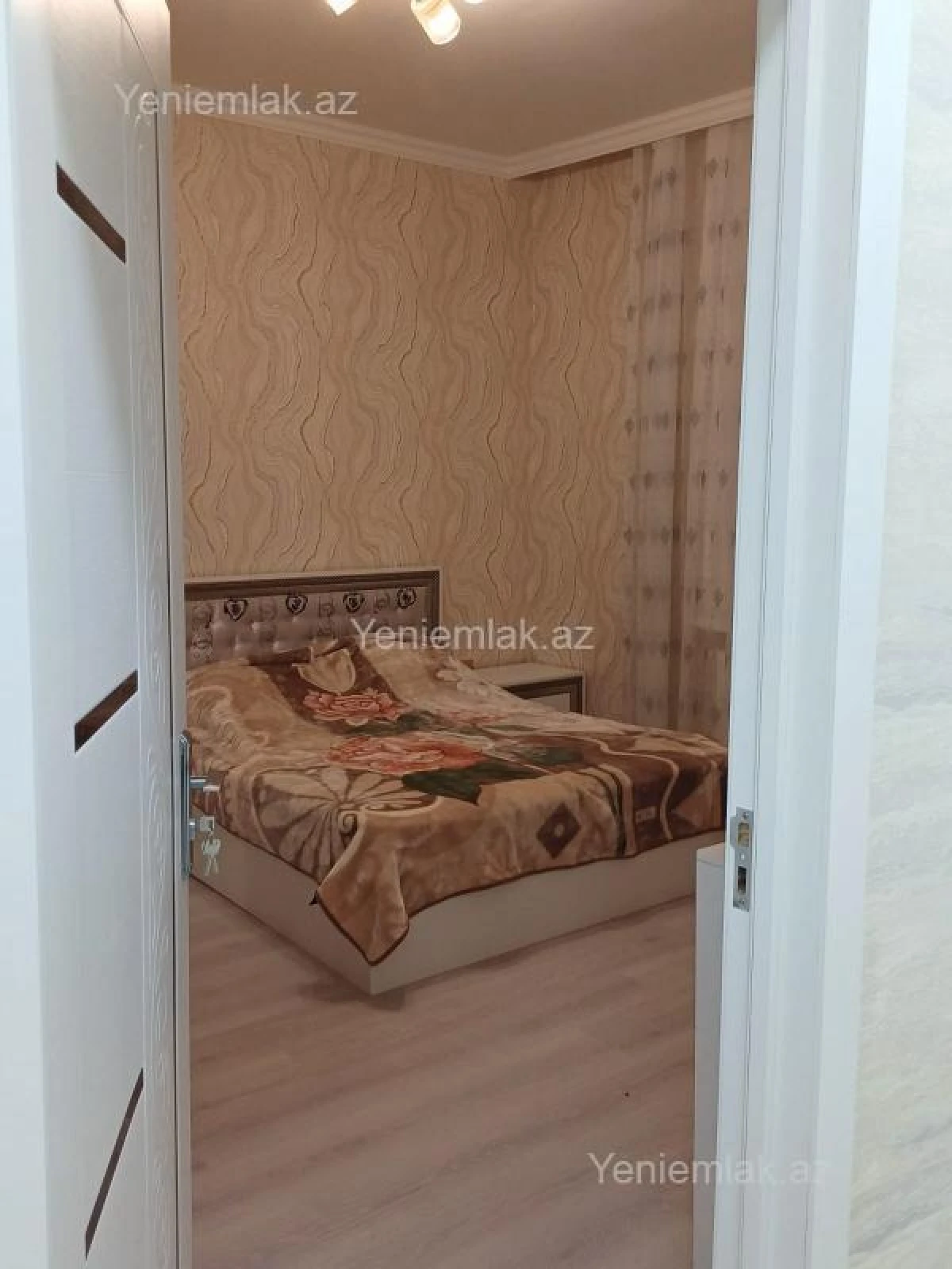 Satılır 2 otaqlı köhnə tikili 65 m²