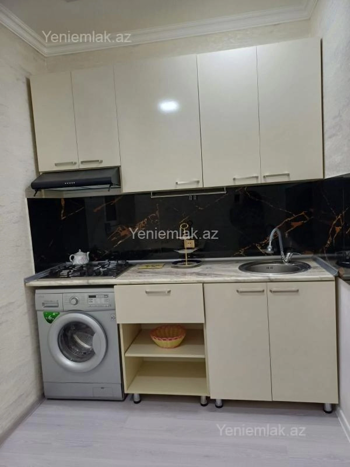 Satılır 2 otaqlı köhnə tikili 65 m²